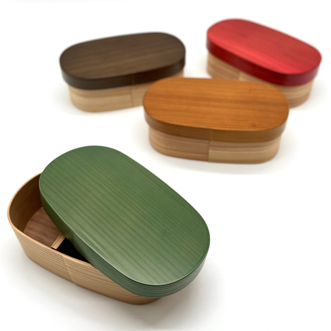Available in 4 colors: Kishu lacquer, Japanese cedar, colored bento box