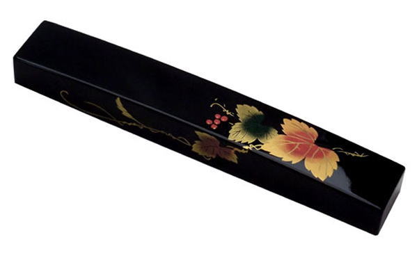 Lacquerware Long Paperweight Black Ivy