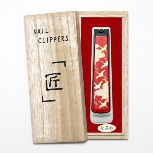 Maki-e nail clippers with cherry blossoms and Mt. Fuji in a paulownia wood box