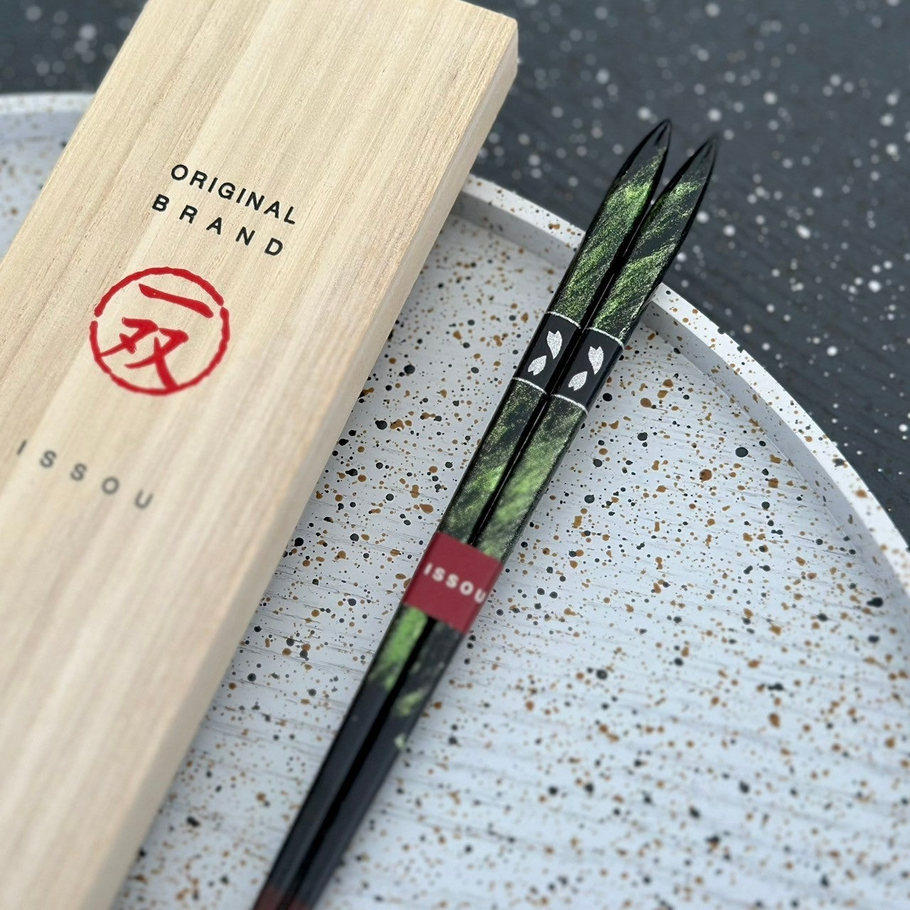【桐箱・単品】 木製 ギフト箸 ゆらぎ グリーン 23cm